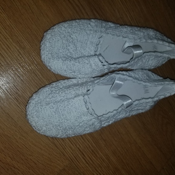 White flats - Picture 2 of 3